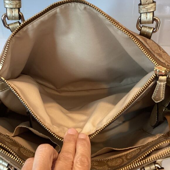 Coach Peyton Signature Jordan Double Zip Carryall - Picture 16 of 16